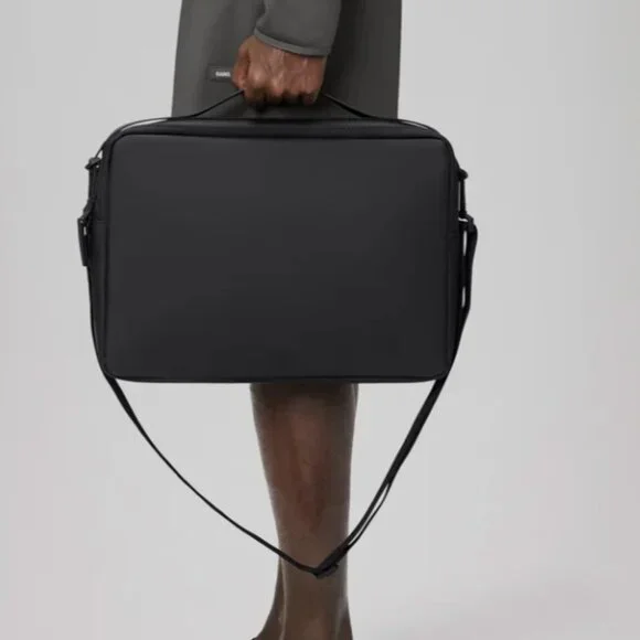 Rains Laptop Bag 13 / 14 waterproof black crossbody messenger NEW NWT